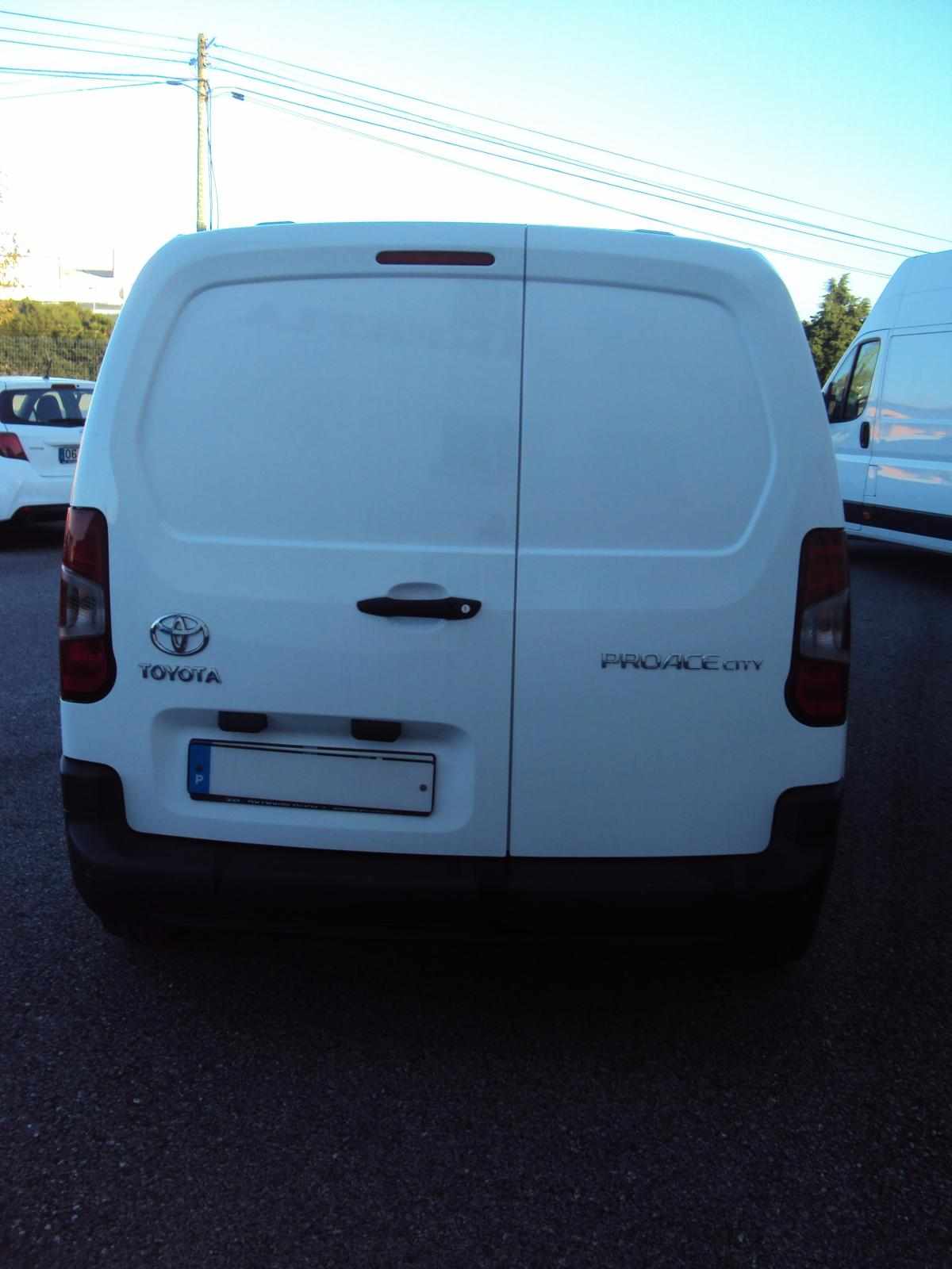 toyota-proace-1-5d-adblue-2021-diesel-1499cc