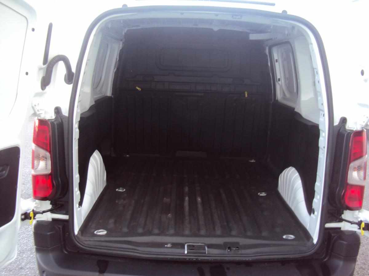 toyota-proace-1-5d-adblue-2021-diesel-1499cc