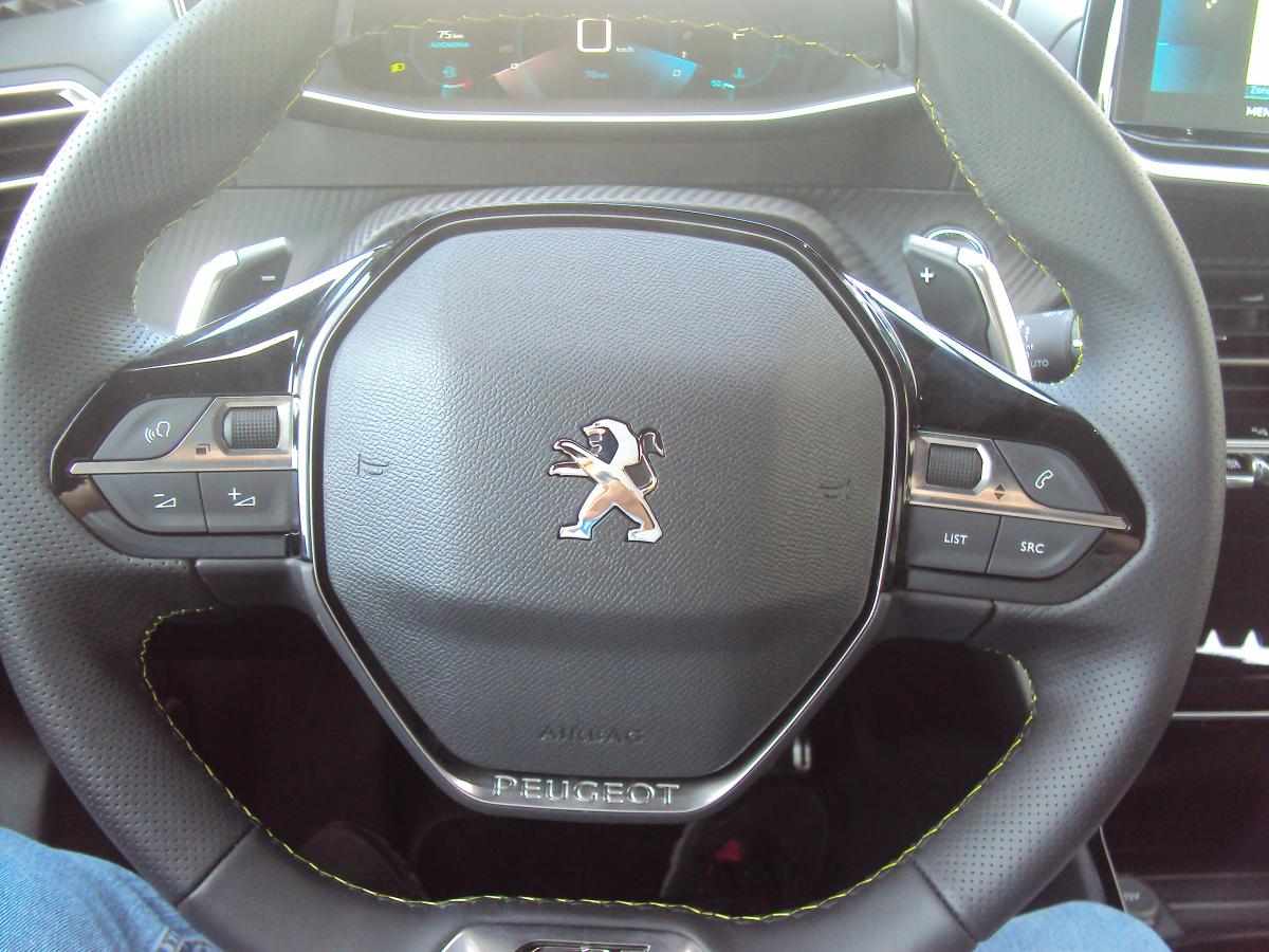 peugeot-208-1-2-puretech-2023-gasolina-1199cc