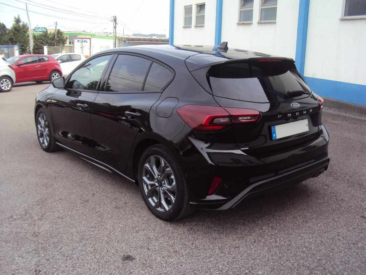 ford-focus-2023-diesel-1499cc
