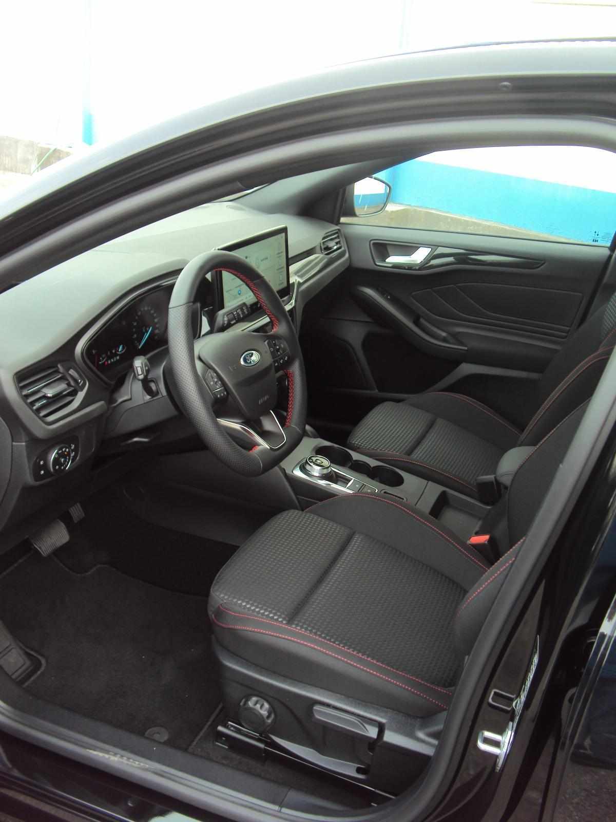 ford-focus-2023-diesel-1499cc