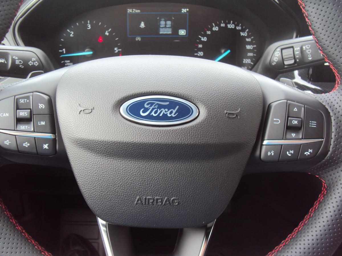 ford-focus-2023-diesel-1499cc