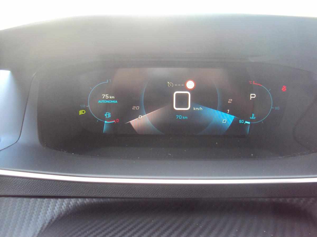 peugeot-208-2023-gasolina-1199cc