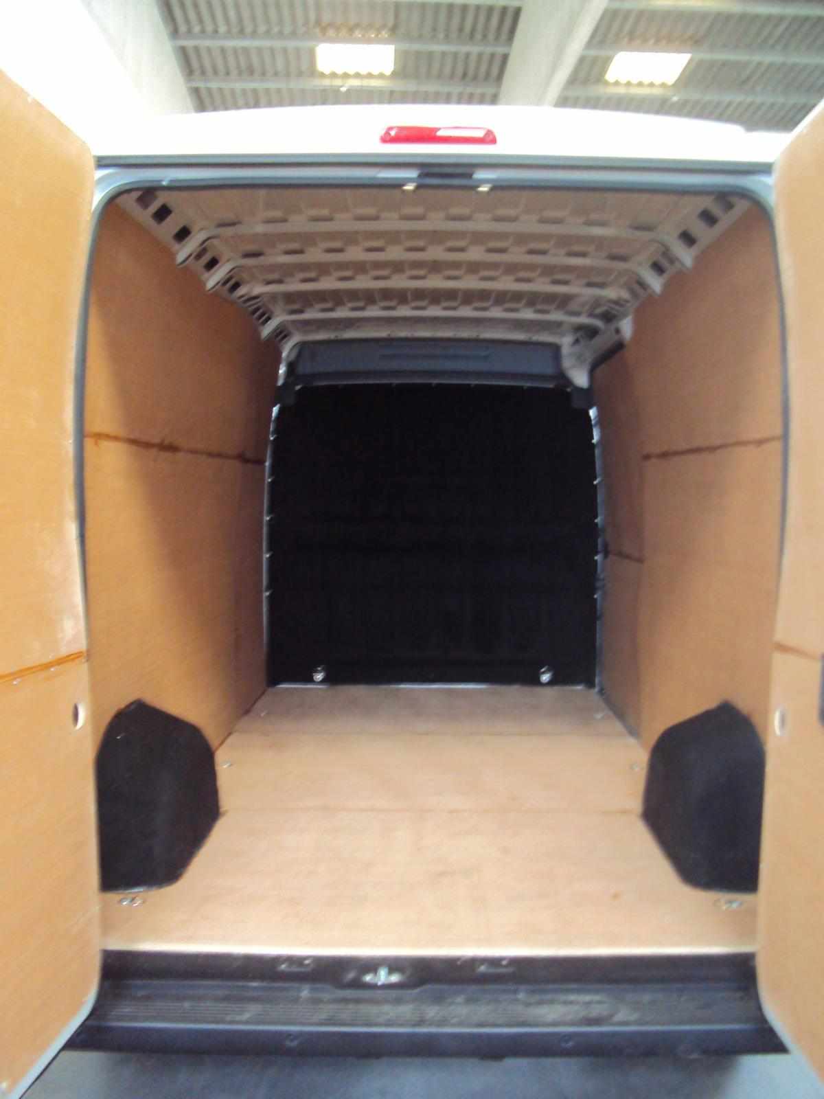 peugeot-boxer-2-2-bluehdi-2023-diesel-2179cc