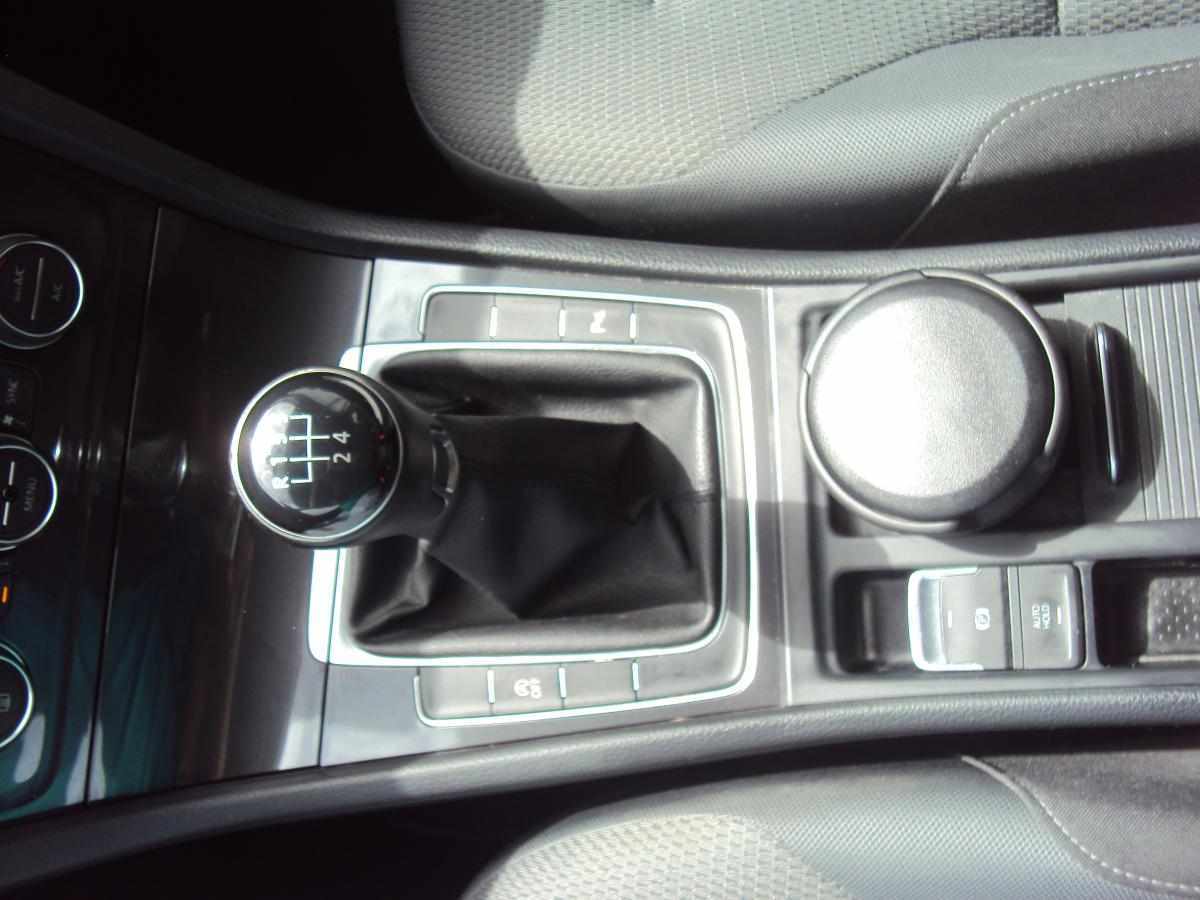 volkswagen-golf-2019-diesel-1598cc