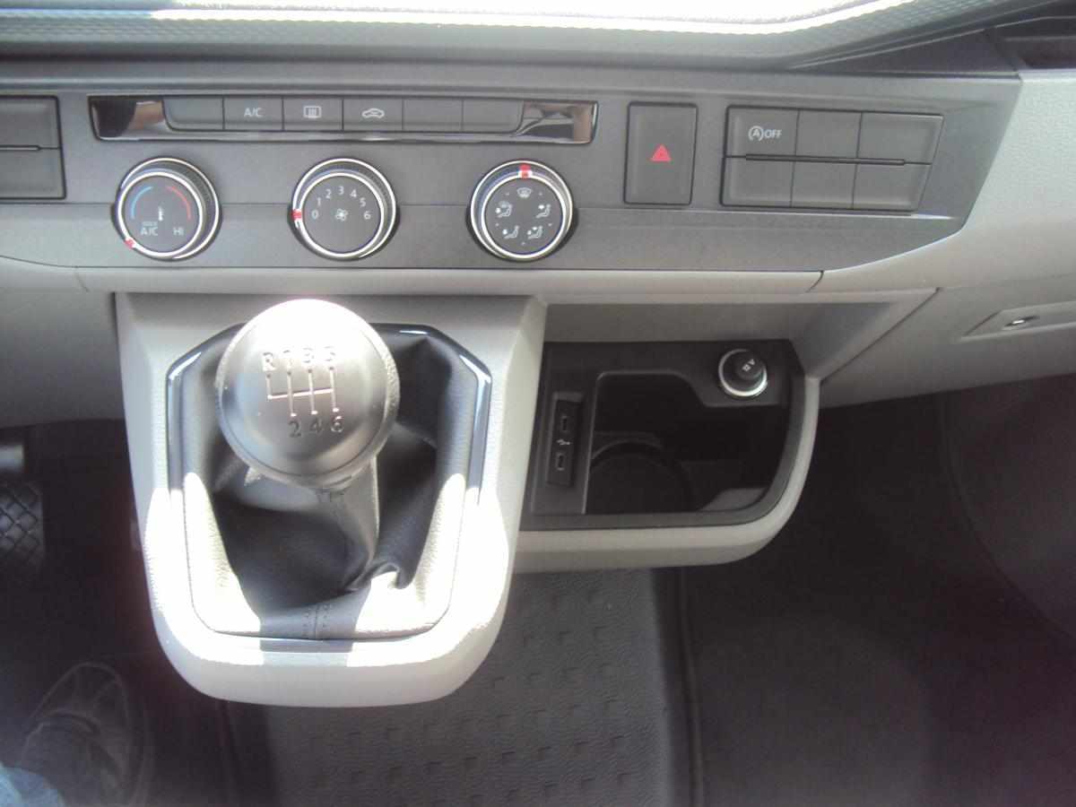 volkswagen-transporter-2023-diesel-1968cc