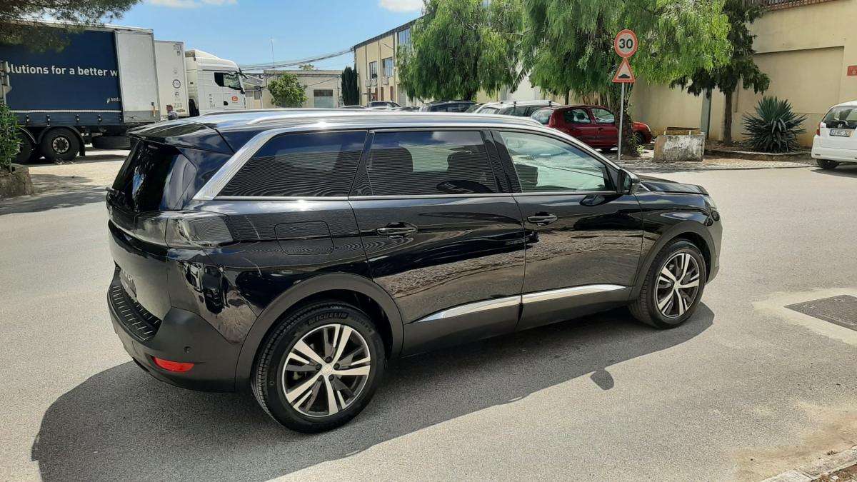 peugeot-5008-2022-diesel-1499cc