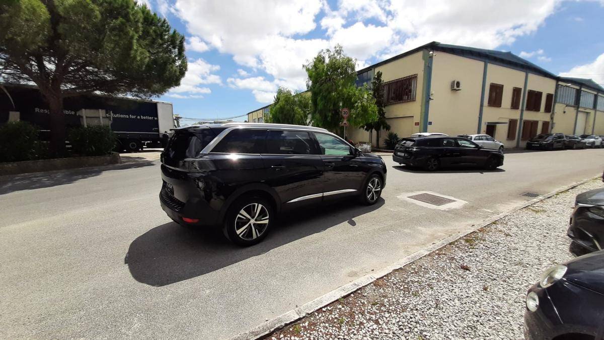 peugeot-5008-2022-diesel-1499cc