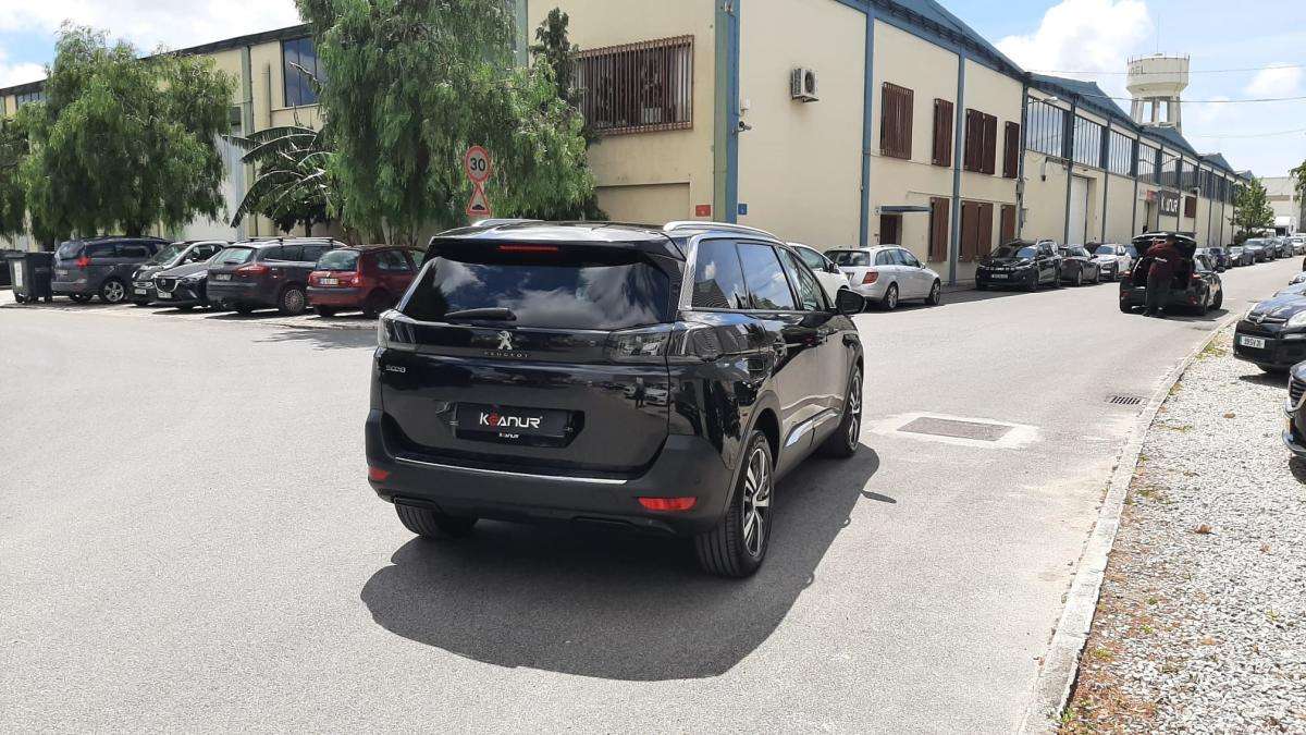 peugeot-5008-2022-diesel-1499cc