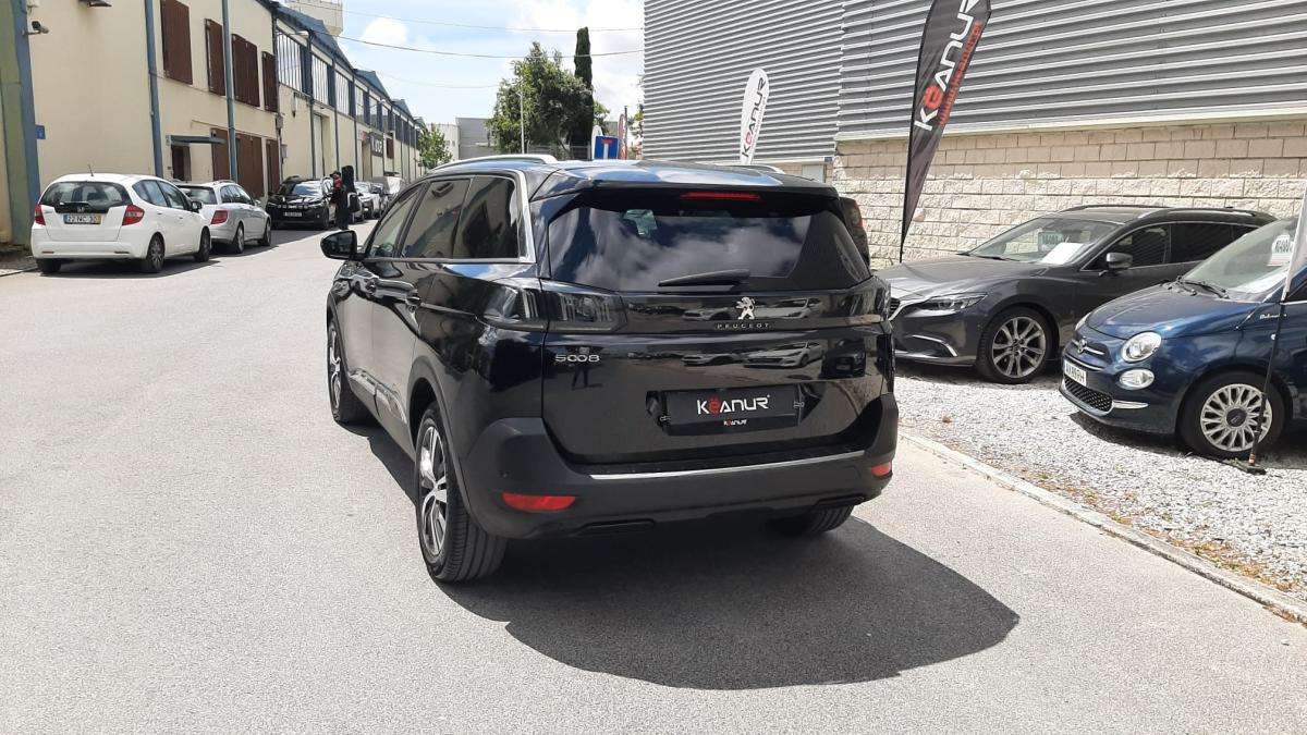 peugeot-5008-2022-diesel-1499cc