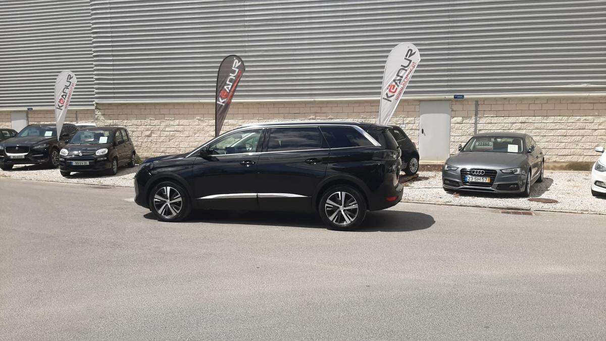 peugeot-5008-2022-diesel-1499cc