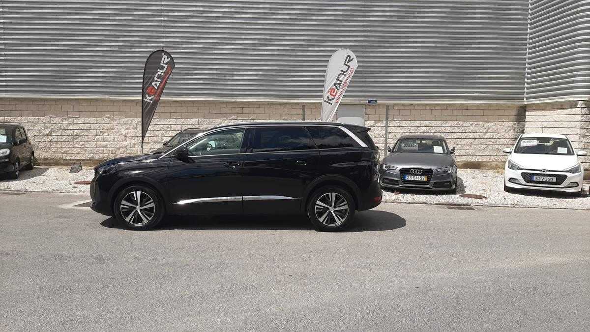 peugeot-5008-2022-diesel-1499cc