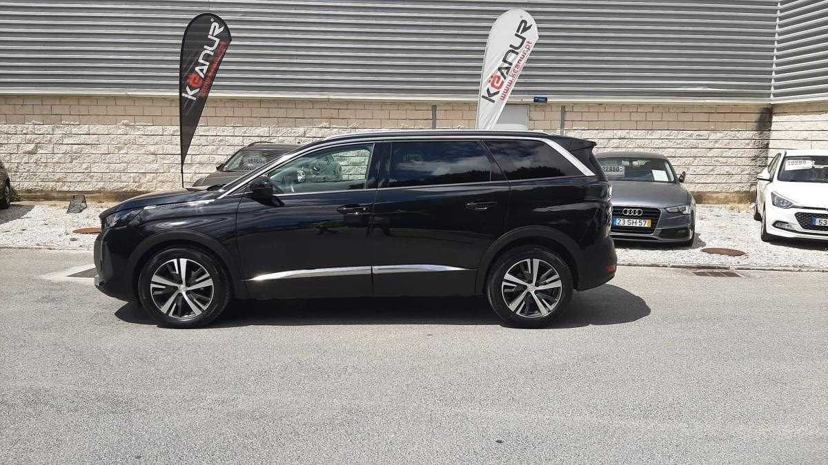 peugeot-5008-2022-diesel-1499cc