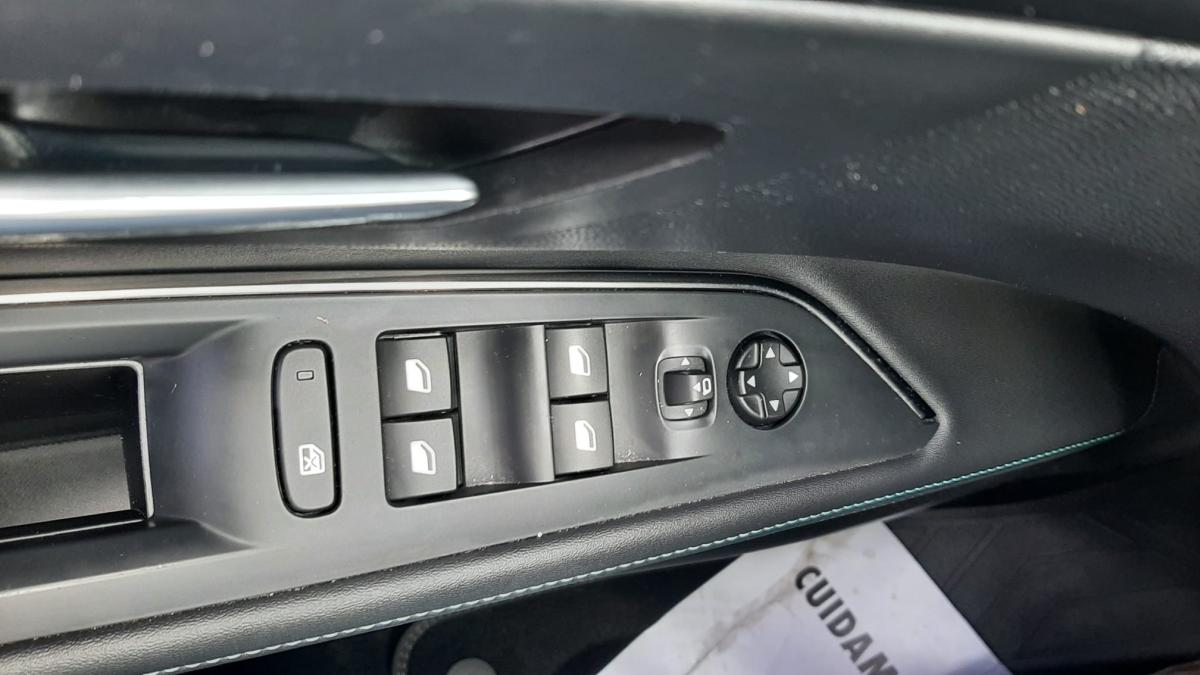 peugeot-5008-2022-diesel-1499cc