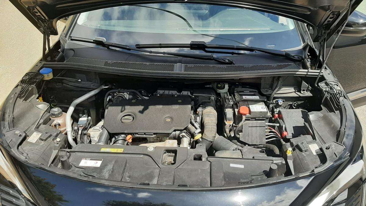 peugeot-5008-2022-diesel-1499cc