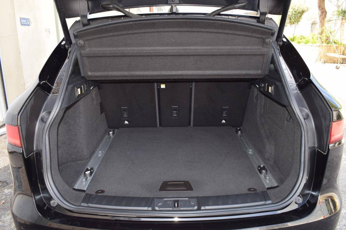 jaguar-f-pace-2017-diesel-1999cc