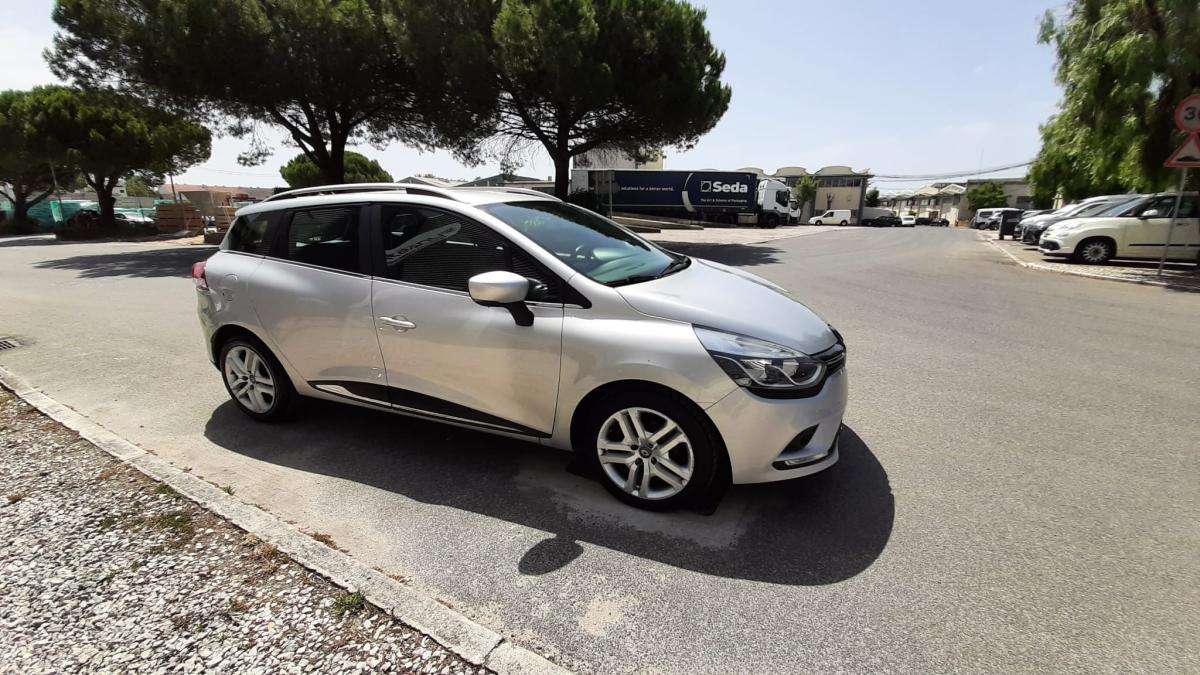 renault-clio-sport-tourer-2018-diesel-1461cc