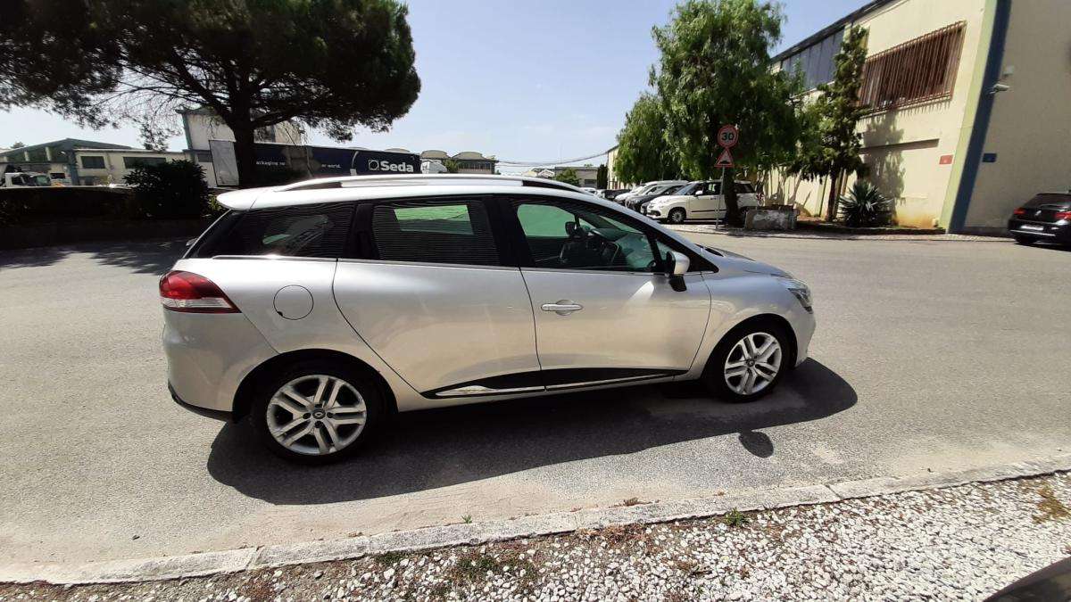 renault-clio-sport-tourer-2018-diesel-1461cc