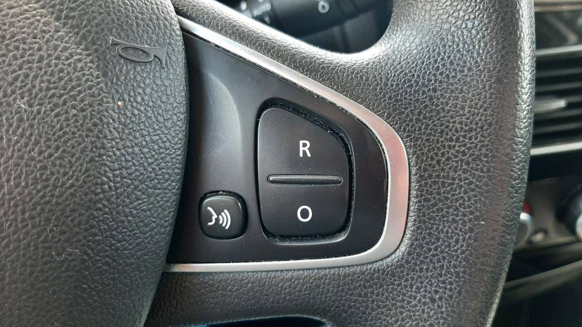 renault-clio-sport-tourer-2018-diesel-1461cc