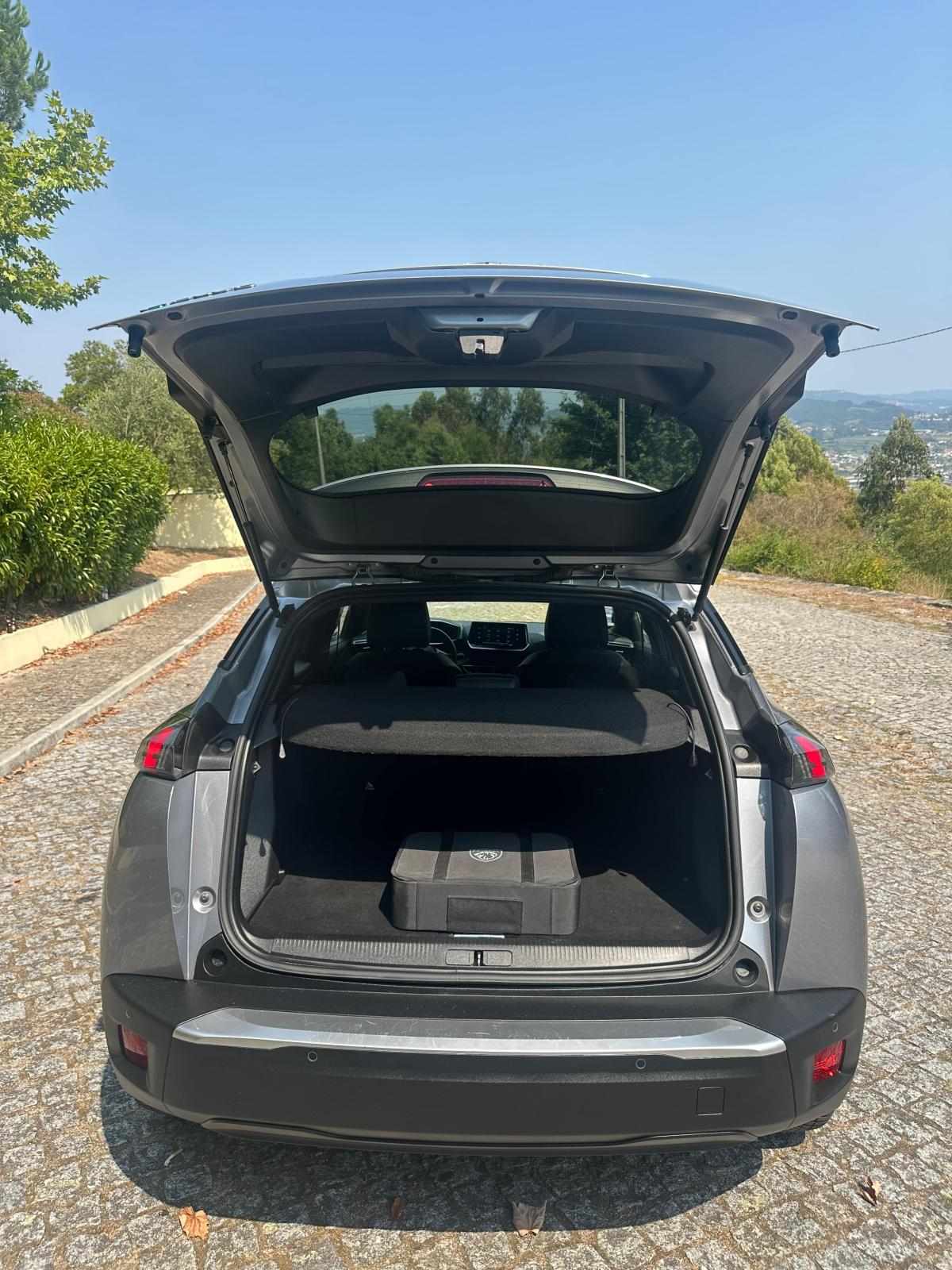 peugeot-e-2008-allure-ev-50kwh-2023-eletrico