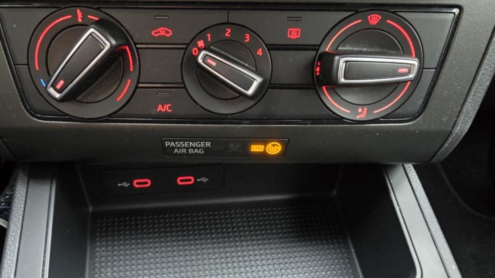 seat-ibiza-2023-gasolina-999cc
