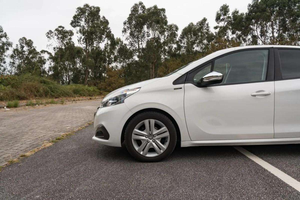 peugeot-208-2019-gasolina-1199cc