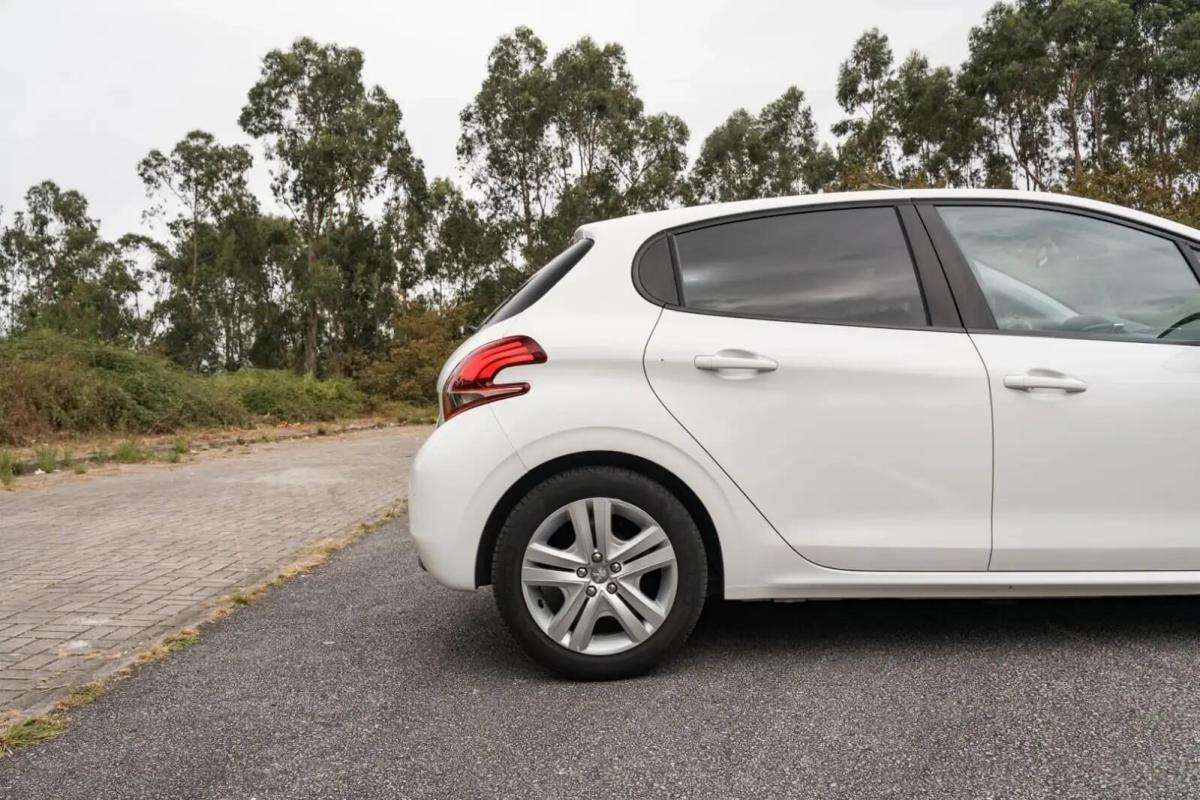 peugeot-208-2019-gasolina-1199cc