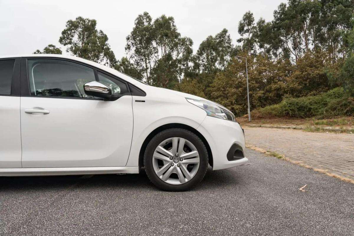 peugeot-208-2019-gasolina-1199cc
