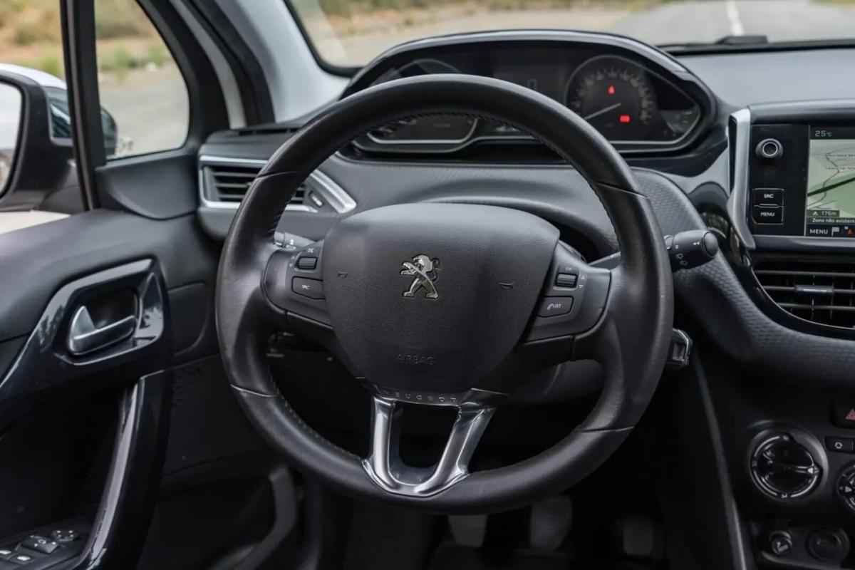 peugeot-208-2019-gasolina-1199cc