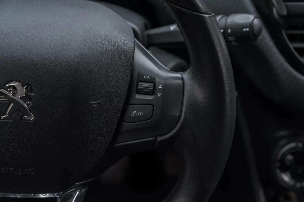 peugeot-208-2019-gasolina-1199cc