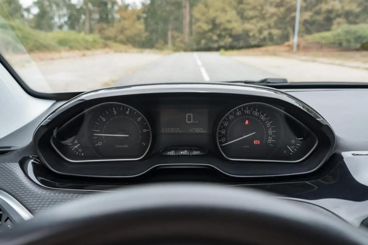 peugeot-208-2019-gasolina-1199cc