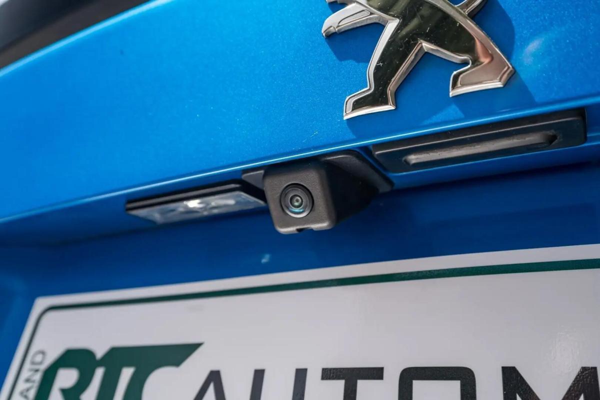 peugeot-e-2008-2022-eletrico-0cc