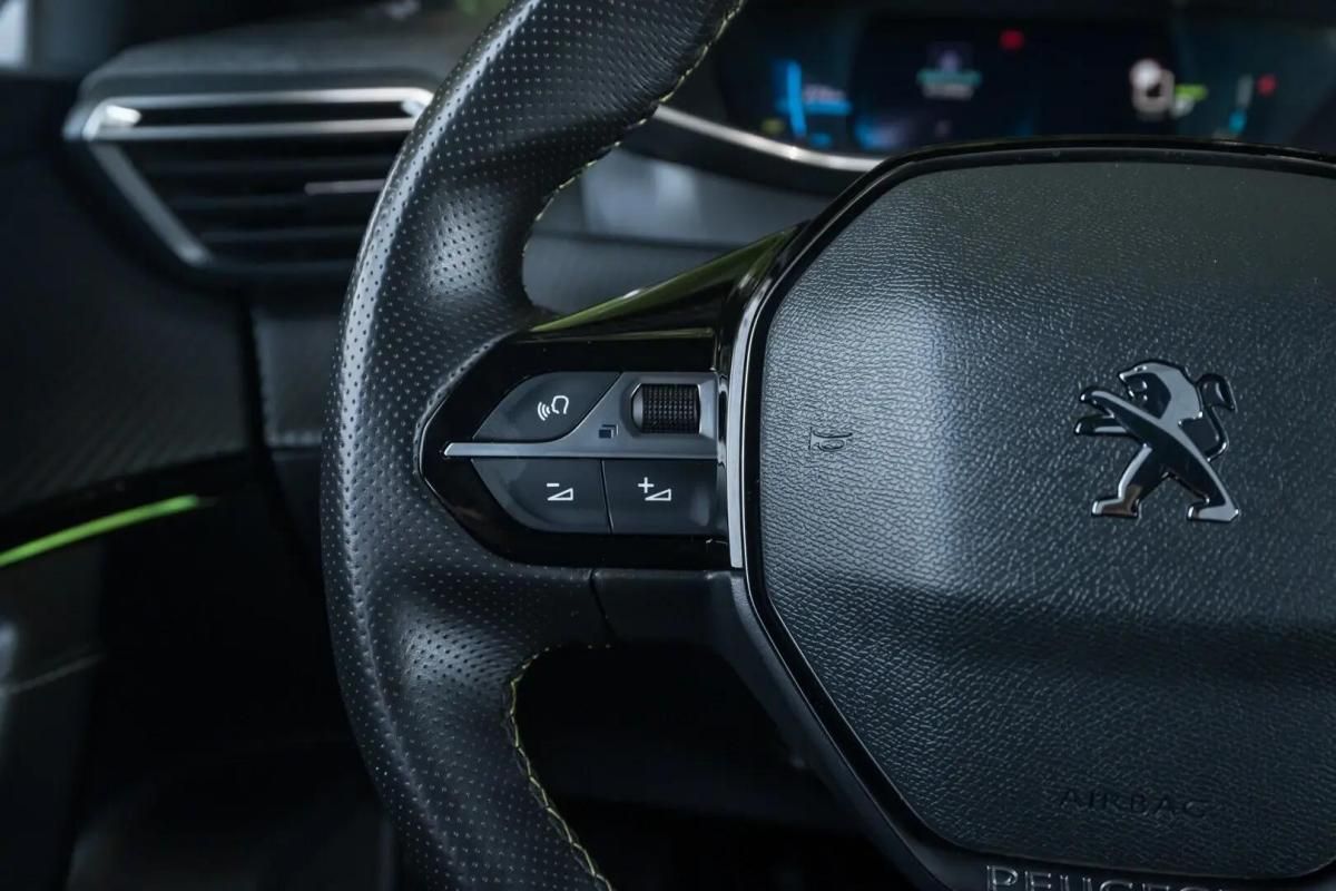 peugeot-e-2008-2022-eletrico-0cc