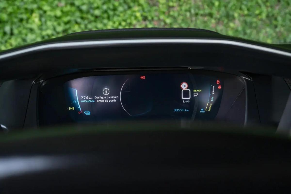 peugeot-e-2008-2022-eletrico-0cc