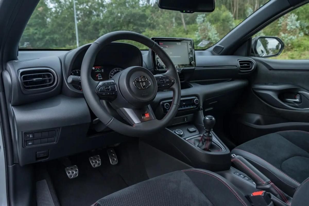 toyota-yaris-2022-gasolina-1618cc
