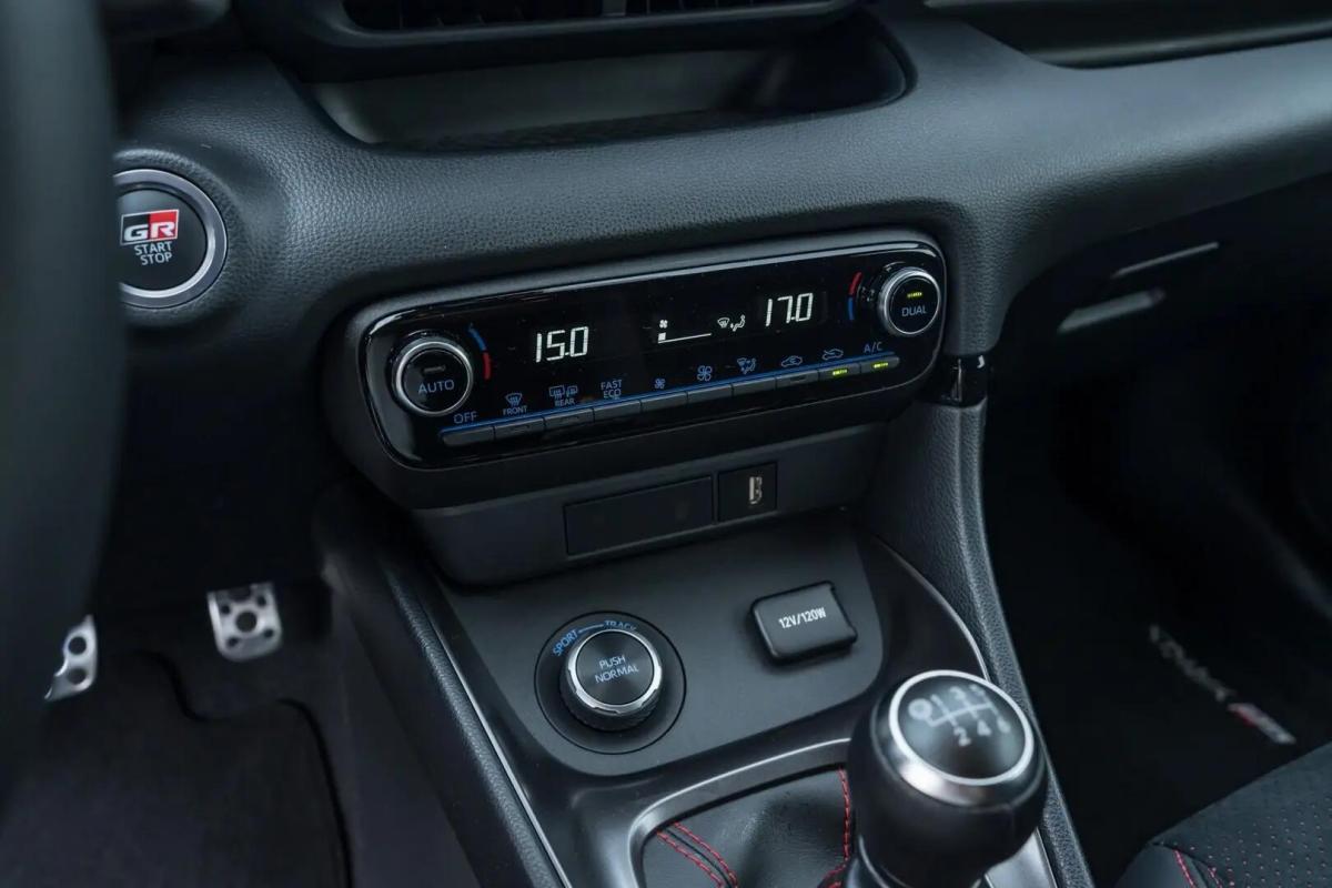 toyota-yaris-2022-gasolina-1618cc