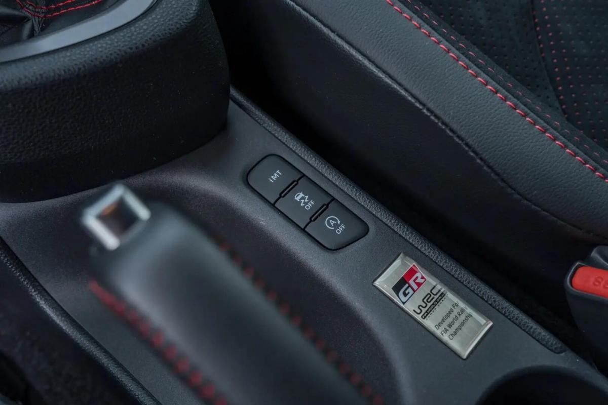 toyota-yaris-2022-gasolina-1618cc