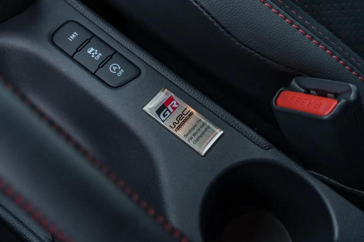 toyota-yaris-2022-gasolina-1618cc