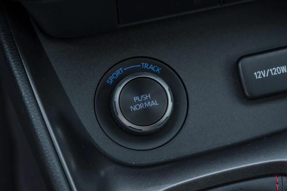 toyota-yaris-2022-gasolina-1618cc