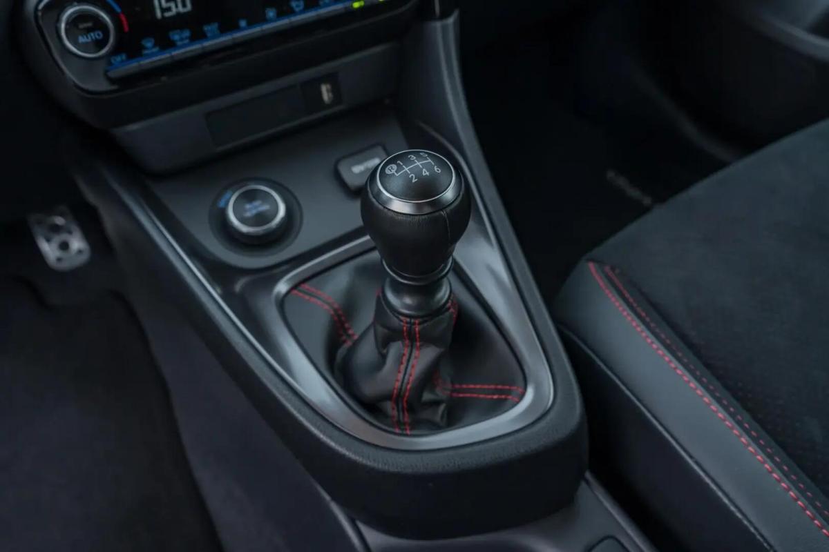toyota-yaris-2022-gasolina-1618cc