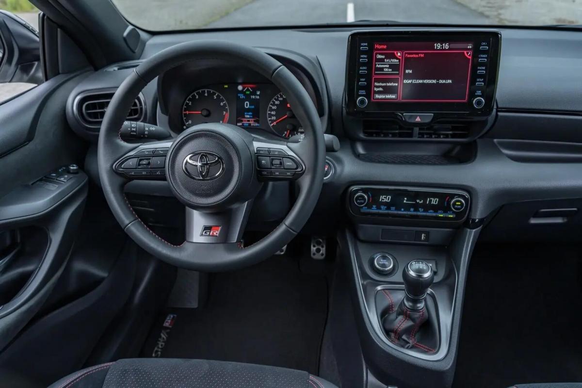 toyota-yaris-2022-gasolina-1618cc