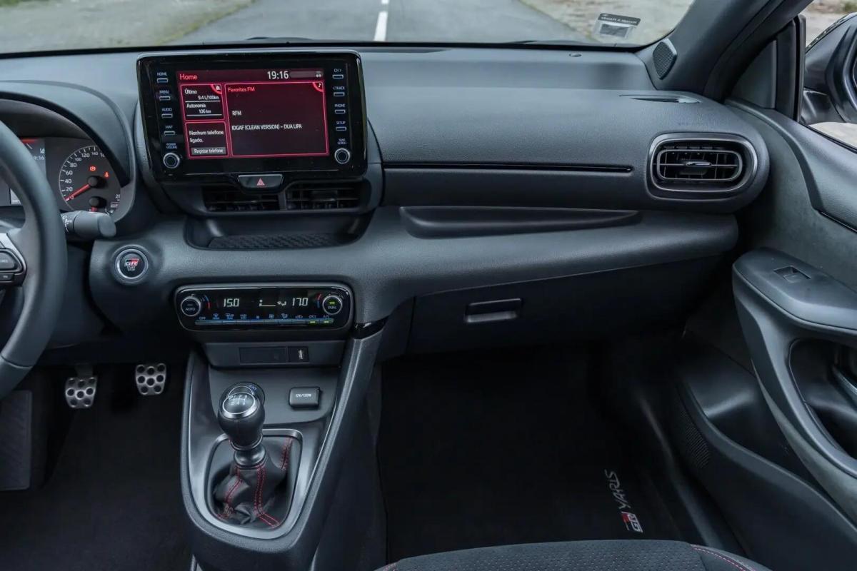 toyota-yaris-2022-gasolina-1618cc