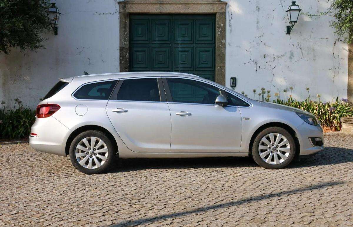 opel-astra-sport-tourer-2016-diesel-1598cc