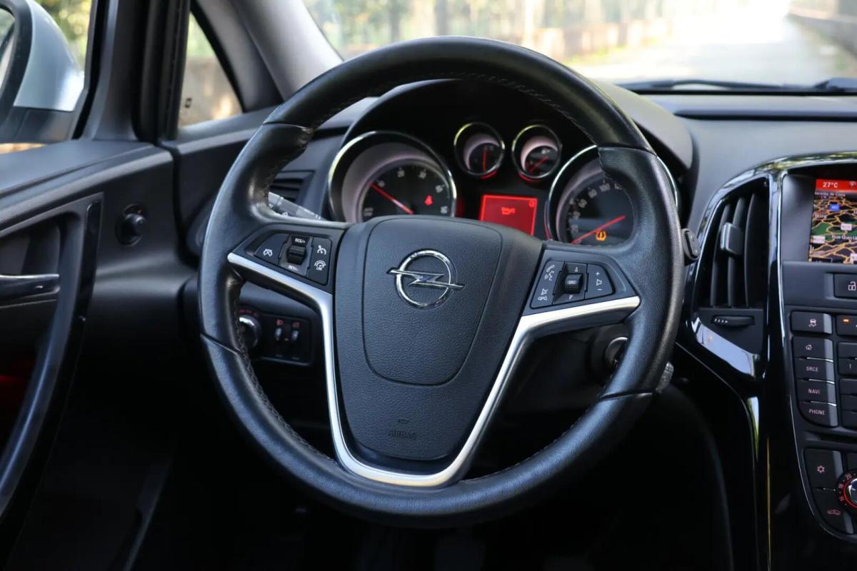 opel-astra-sport-tourer-2016-diesel-1598cc
