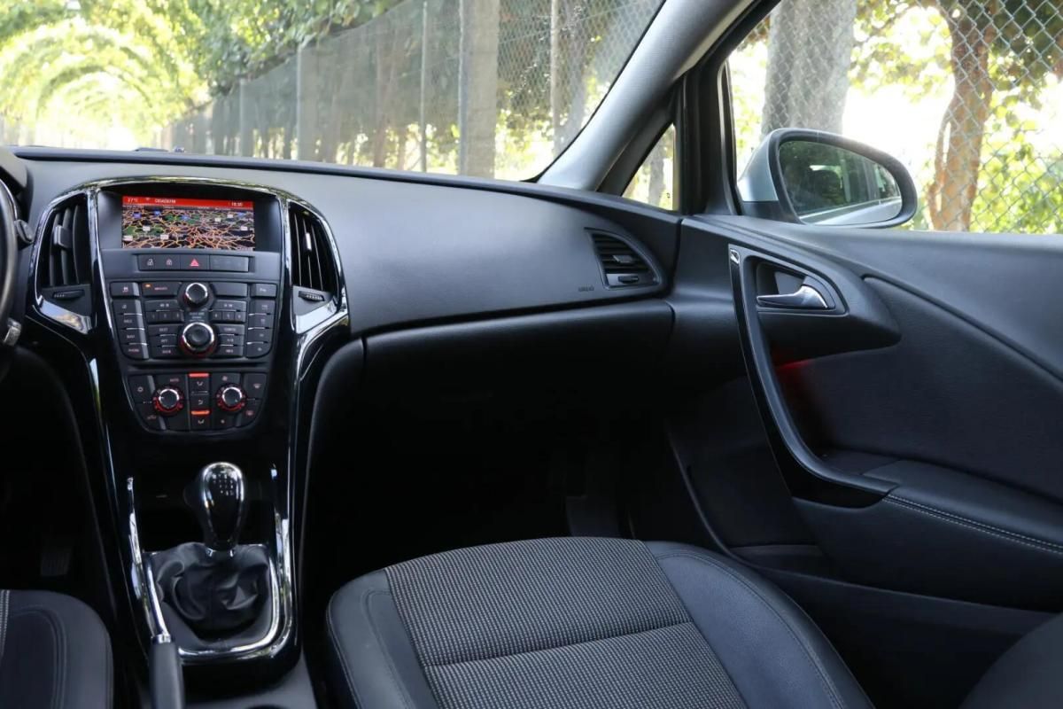 opel-astra-sport-tourer-2016-diesel-1598cc