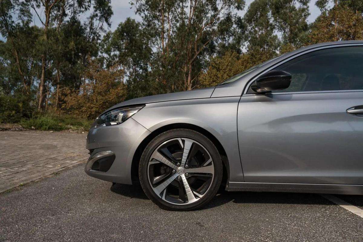 peugeot-308-2016-gasolina-1199cc