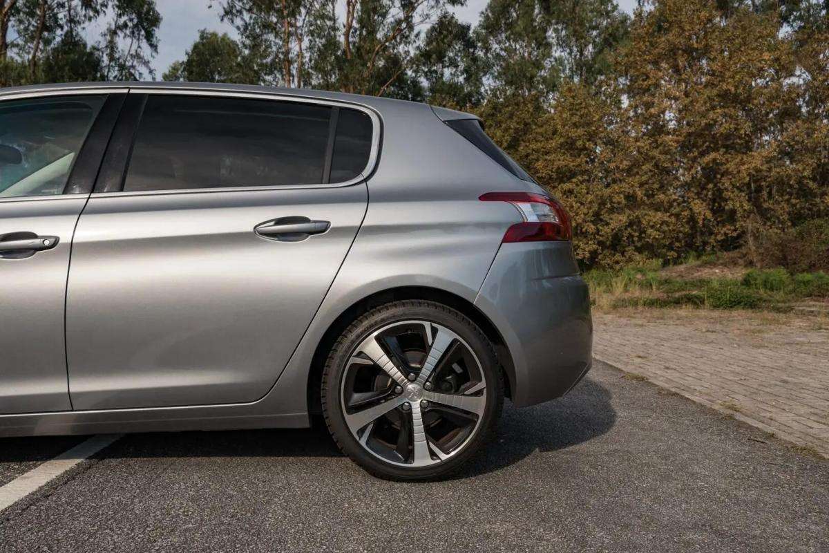 peugeot-308-2016-gasolina-1199cc