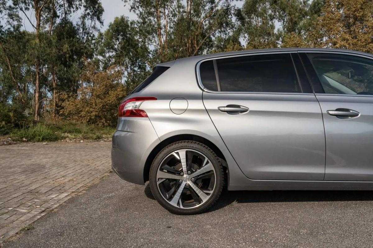 peugeot-308-2016-gasolina-1199cc
