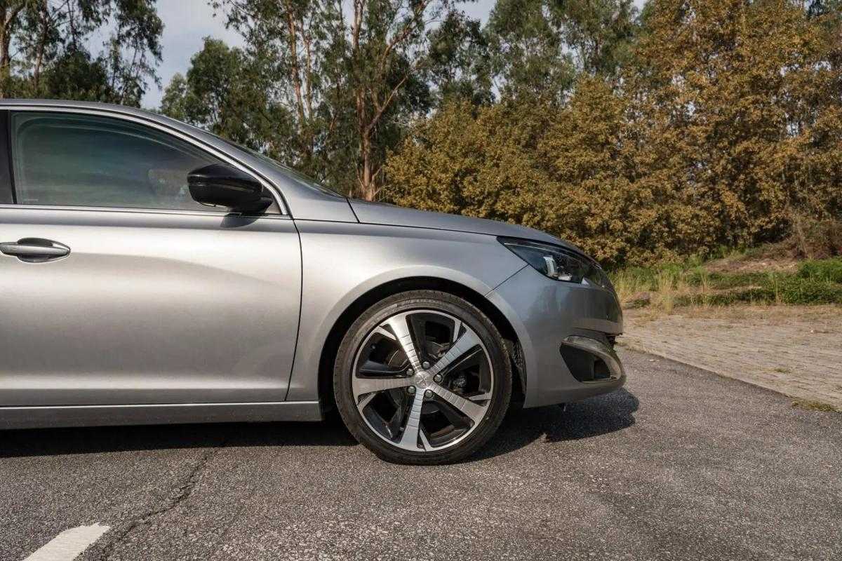 peugeot-308-2016-gasolina-1199cc