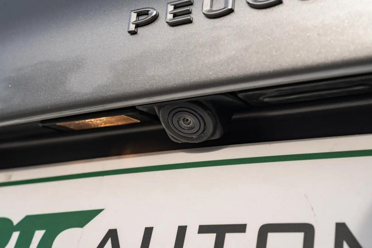 peugeot-308-2016-gasolina-1199cc